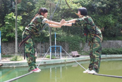 長(zhǎng)沙拓展活動(dòng)高空訓(xùn)練，你敢來(lái)挑戰(zhàn)嗎？